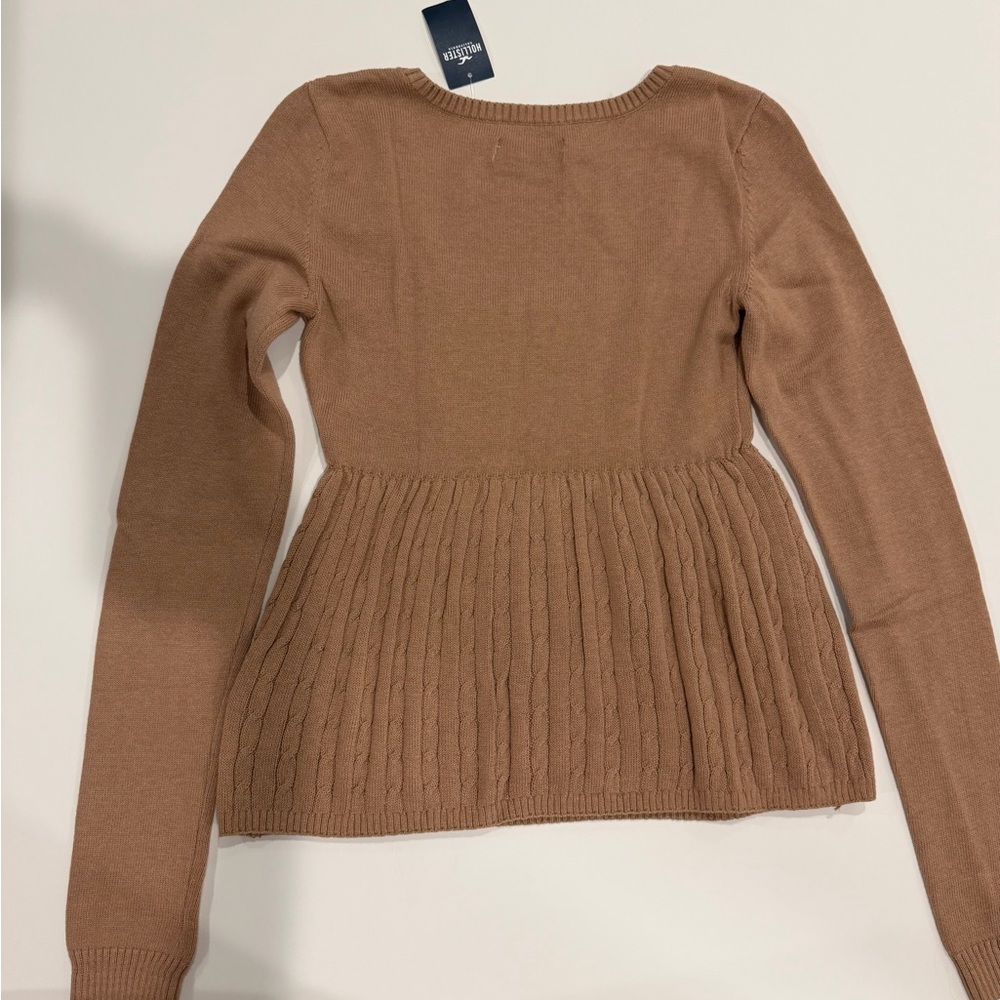 NWT Hollister Women's Brown Sweat Top - Picture 3 of 4